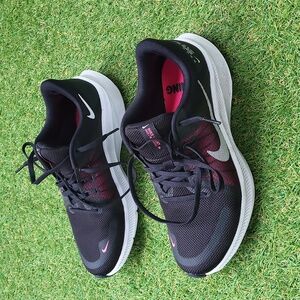 Nike Quest running shoes, women's sz 7.5
